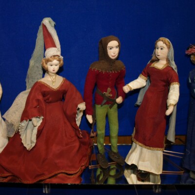 links: Antike (bis ca. 400 n. Chr.), Mitte und rechts: Hochgotik (ca. bis 1500)