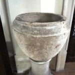 Romanisches Taufbecken, einziges Stück der Inneneinrichtung der Martinskirche, heute in der Waisenhauskirche