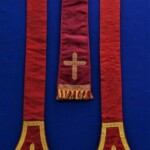 Stola, Manipel und Bursa in rot für Palmsonntag, Karfreitag, Pfingsten sowie für Apostel und Märtyrer Paramente